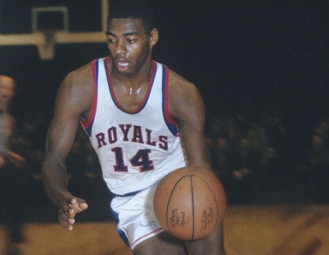 它不仅反映 它不仅反映