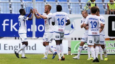 至少有三处 至少有三处